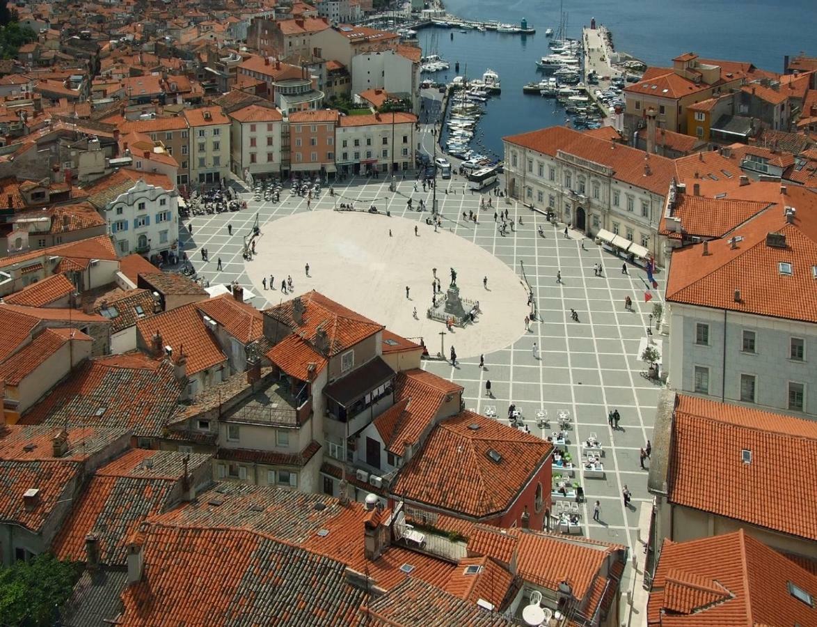Azzurro Apartment Piran Bagian luar foto
